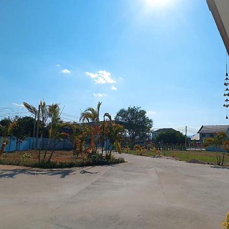 ເຮືອນພັກບີວີ Otel Ban Thongchai-Tai Dış mekan fotoğraf