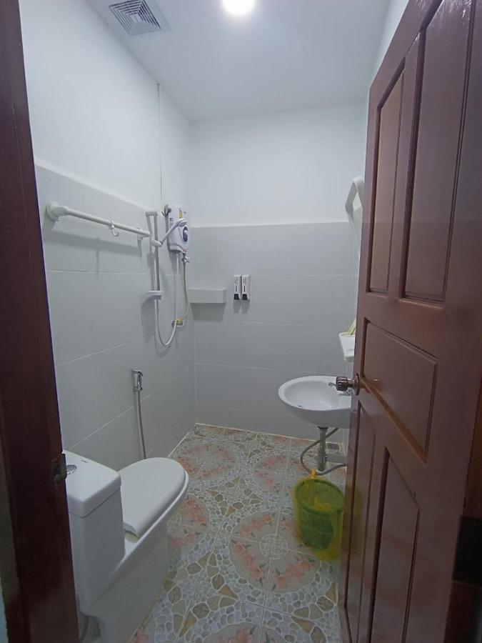 ເຮືອນພັກບີວີ Otel Ban Thongchai-Tai Dış mekan fotoğraf